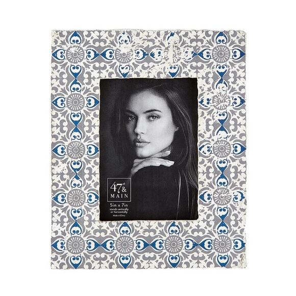 Painted Cement Handcrafted vintage look Photo Frame Picture Holder 5x7 photo - Picture 1 of 6